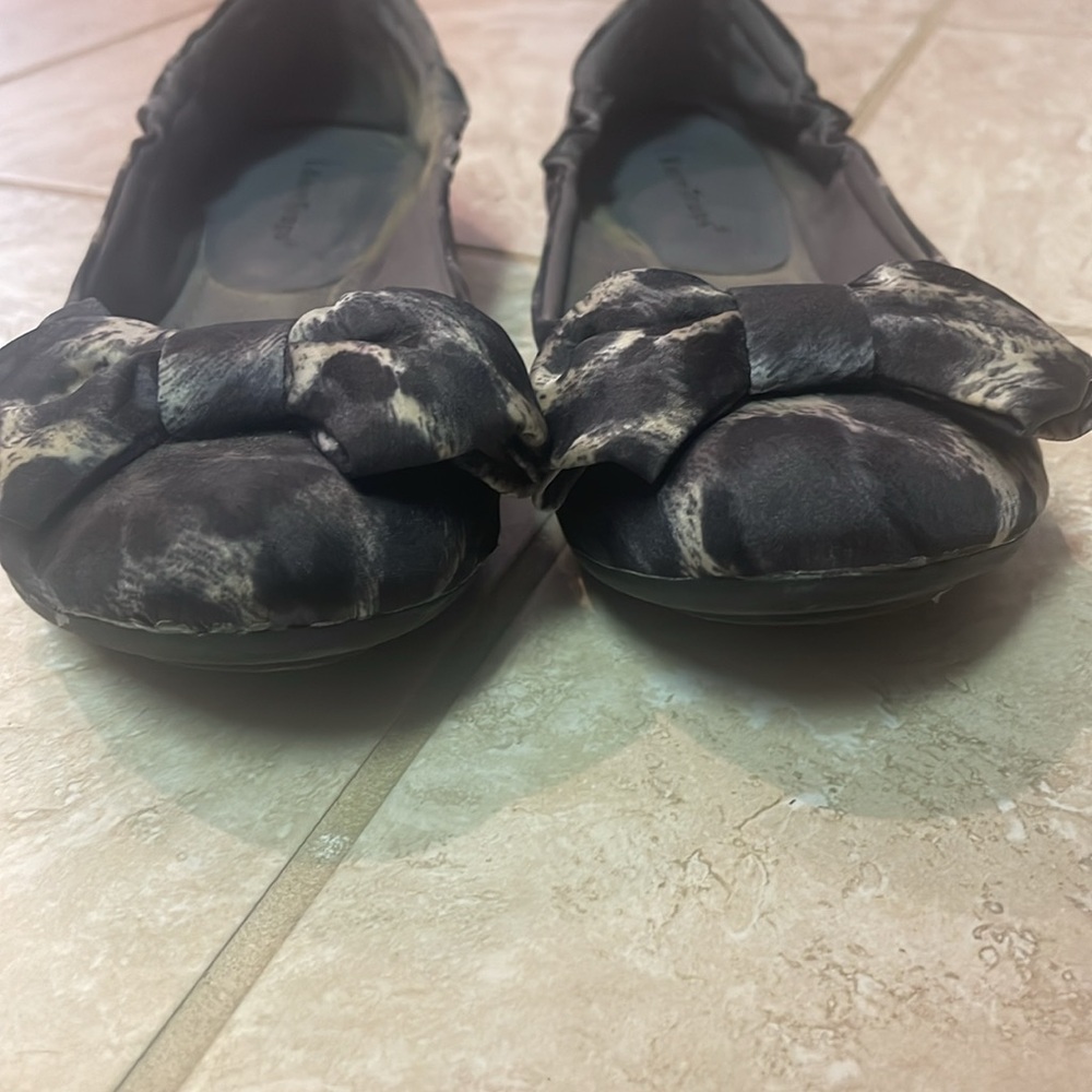 Bare Traps Flats - image 2